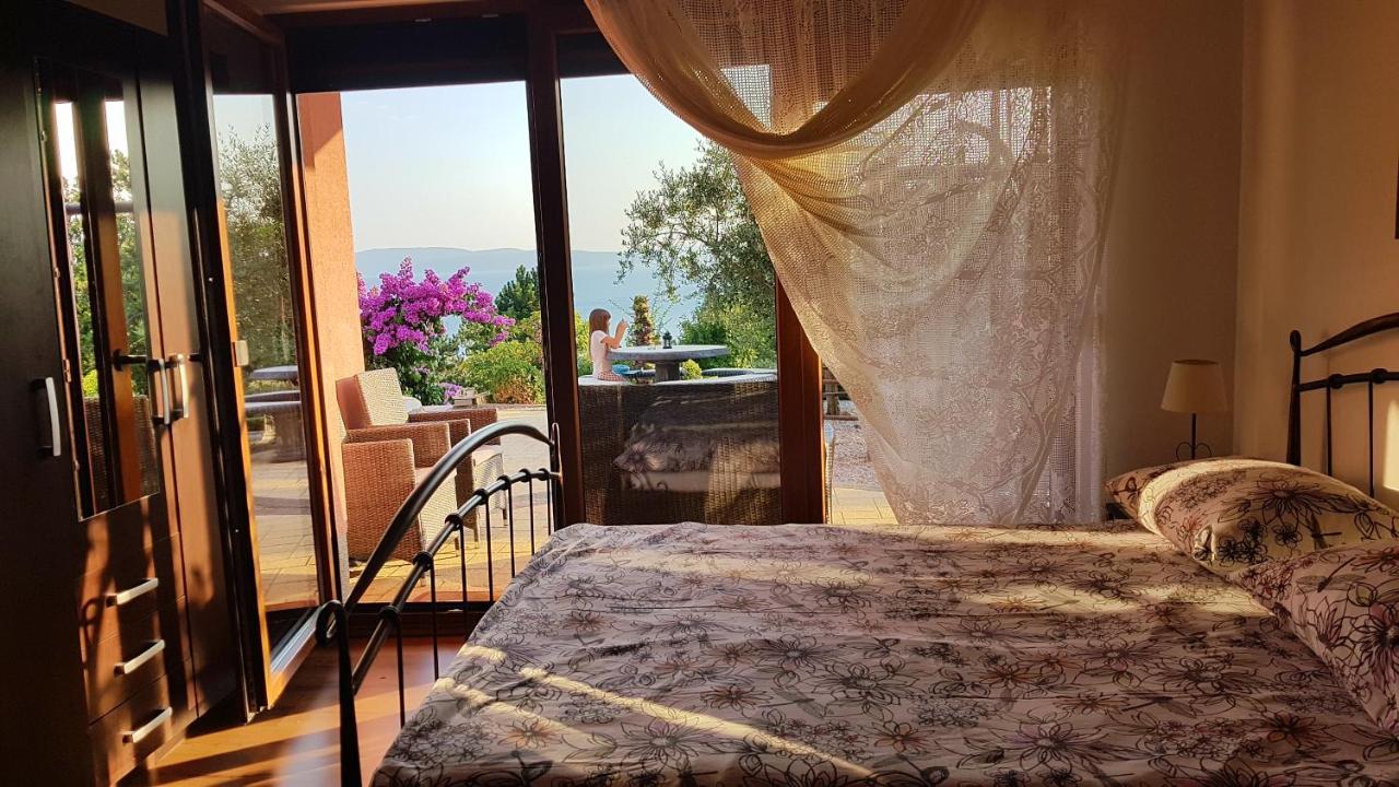 Anika Apartment